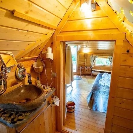 Bed & Breakfast Le Bassin Du Tertre 4*