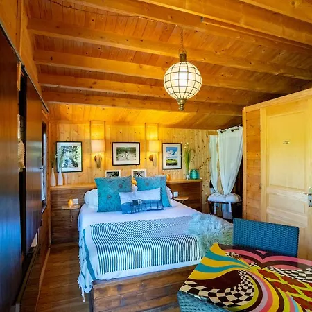 Bed & Breakfast Le Bassin Du Tertre 4*