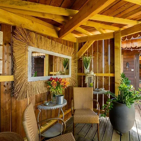 Bed & Breakfast Le Bassin Du Tertre 4*