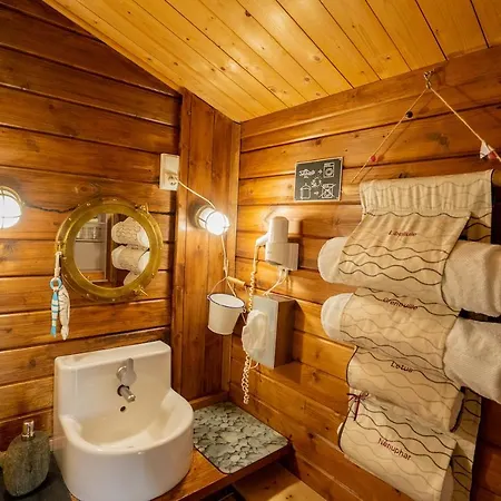Bed & Breakfast Le Bassin Du Tertre 4*